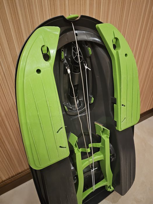 Керовані санки снігокат з кермом та  гальмом Stratos Bobsley