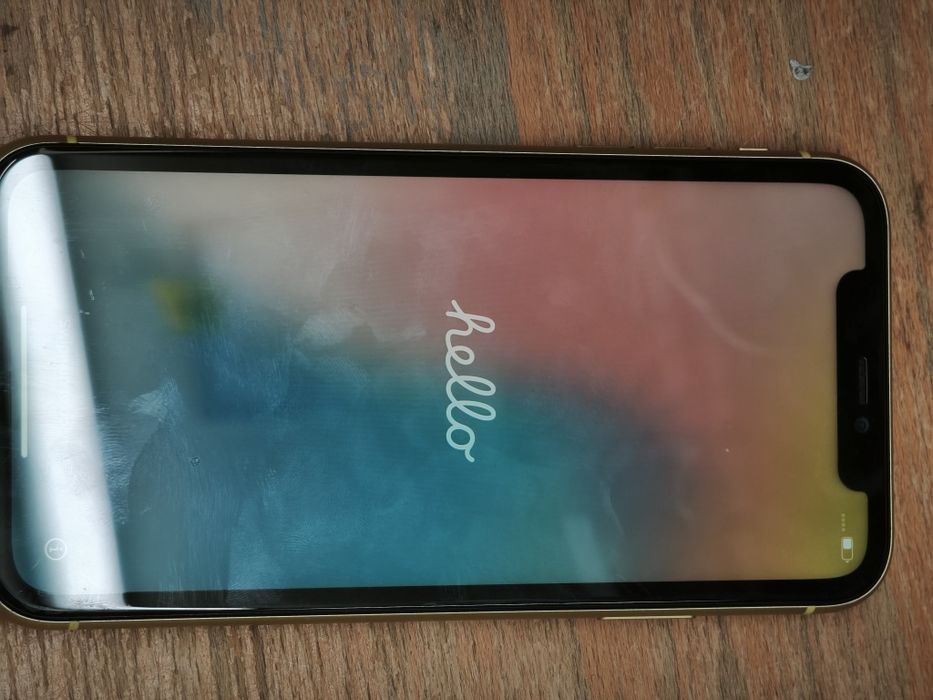 iPhone 11 – żółty – 128 GB