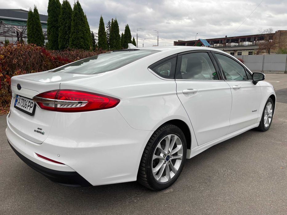 Аренда авто гібрид автомат 4500 Пассат Джета оренда Fusion Prius