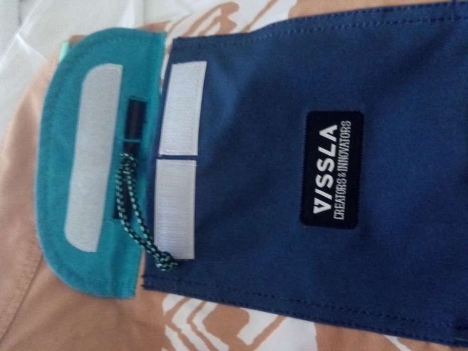 Fato de banho VISSLA totalmente novo, Upcycled Coconut Stretch