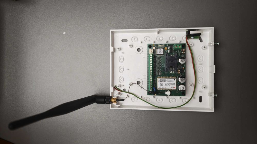 Moduł monitoringu GPRS/SMS Satel GPRS-T4 + DB9FC/RJ-KPL