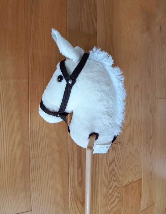 Koń hobby horse perlino + kantar