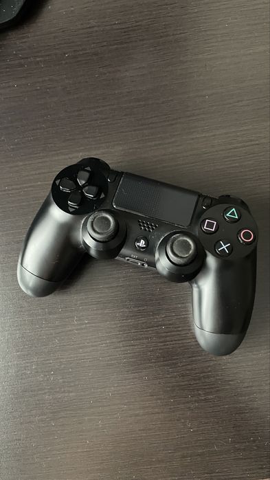 Konsola PS4 wersja CUH-1216B 1TB dysk