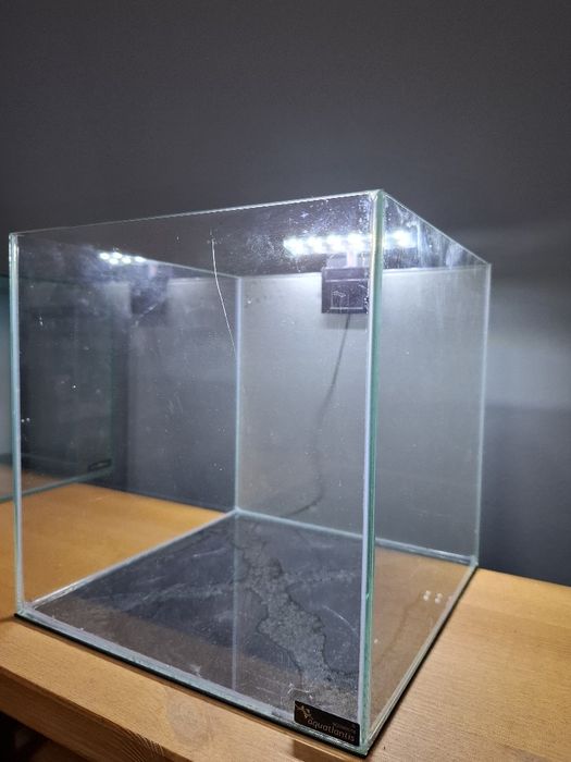 Aquário cubo 25,5 x 25,5 x 26cm