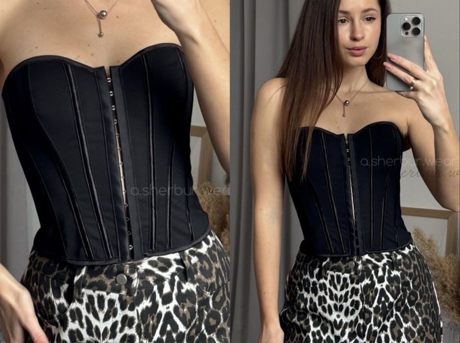 Корсет чорний.