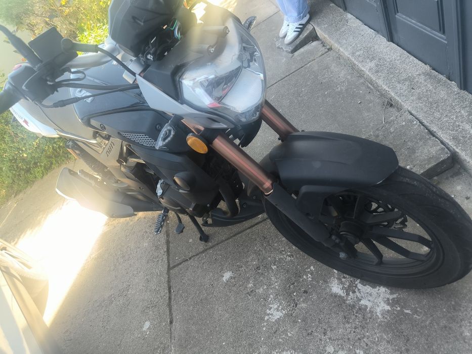 UM xstreet 125 R