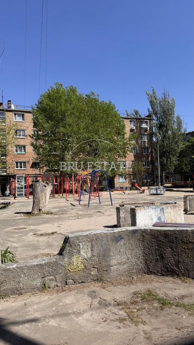 Продам 2 кімнати в гуртожитку Подільський р-н Електриків 26/30 Рибальський острів