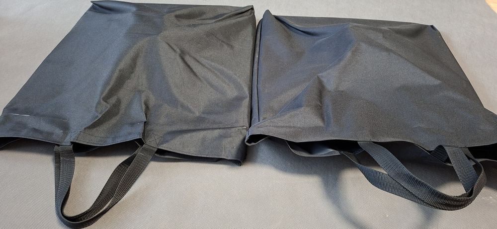 Towery pod głowy stendy słupki