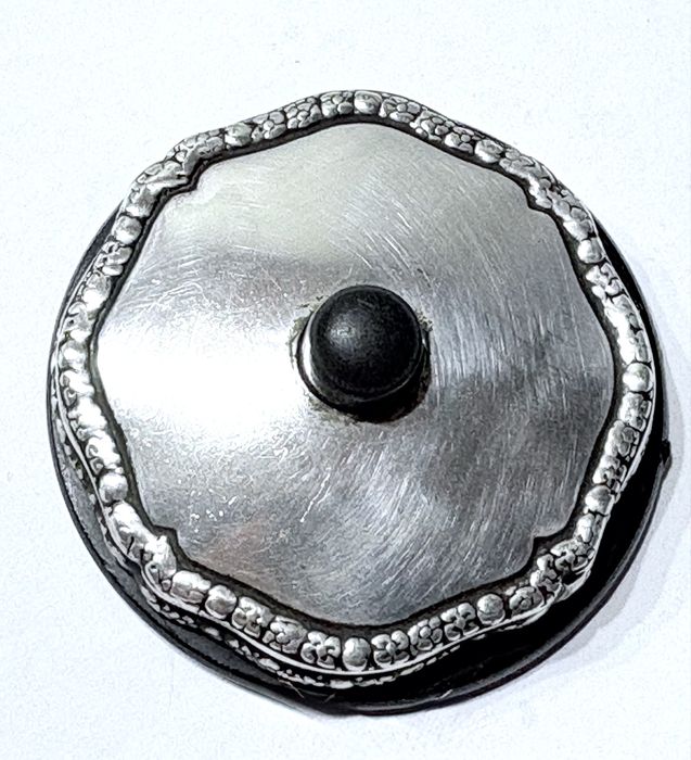 Raro antigo suporte de botão de campainha de mesa em prata contrastada