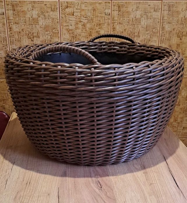 продам дровницу из ротанга на 40 литров