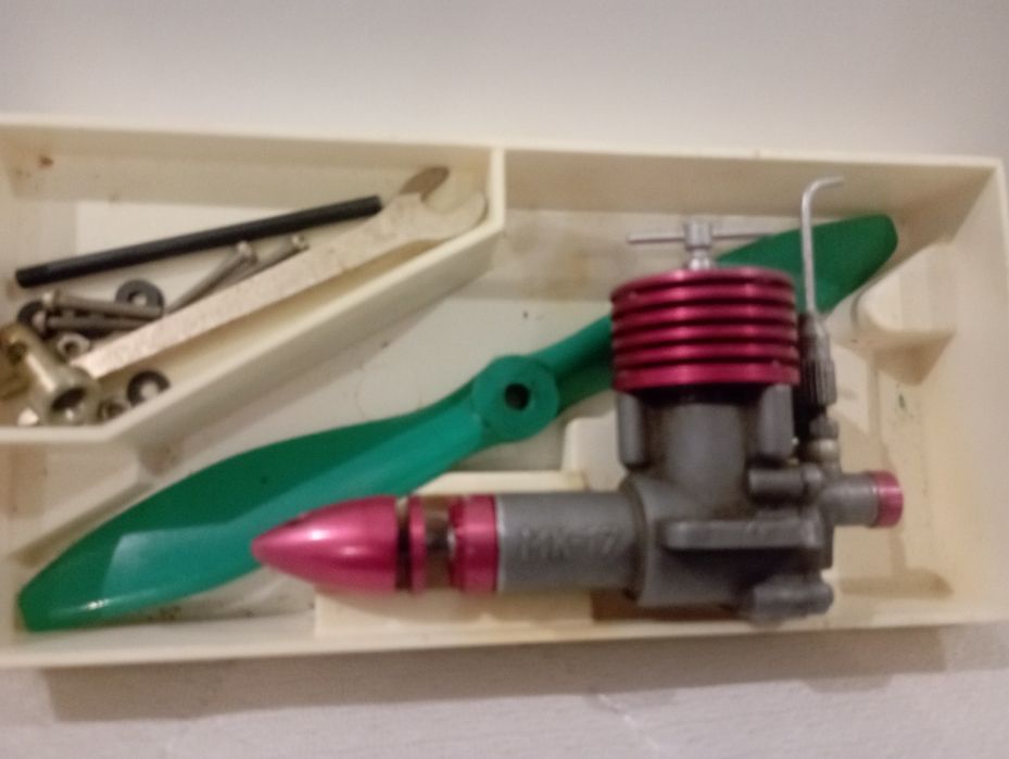 Авіамодельний двигун мк-17