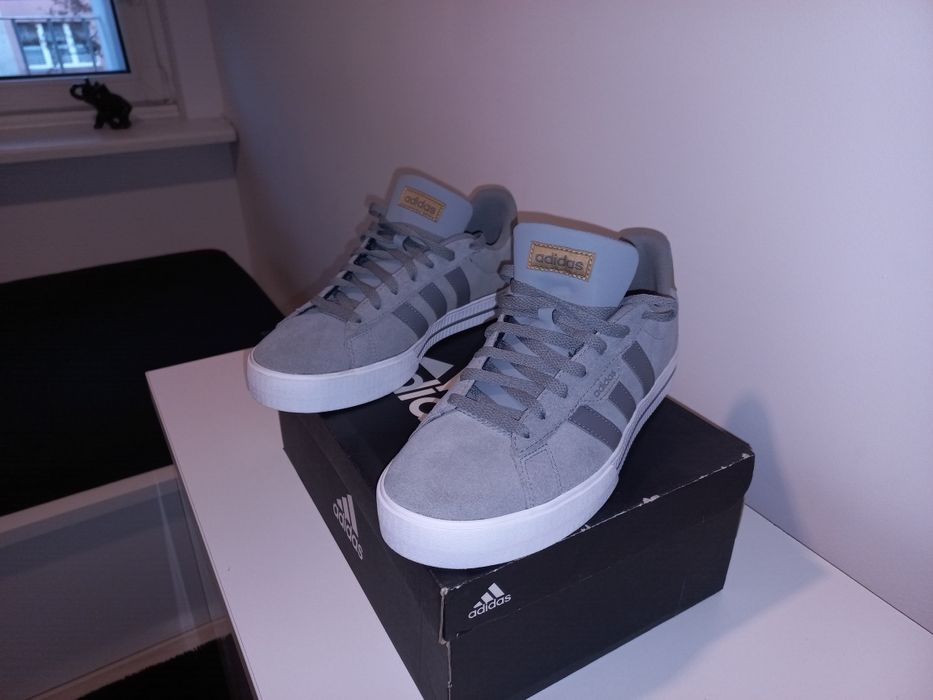 Sprzedam buty adidas.