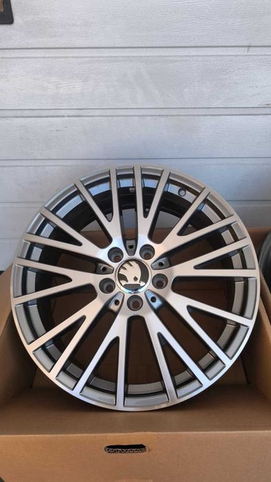 Felgi aluminiowe Skoda Octavia MK4 Vw Audi 18" 5x112 Et49 (OL763F)