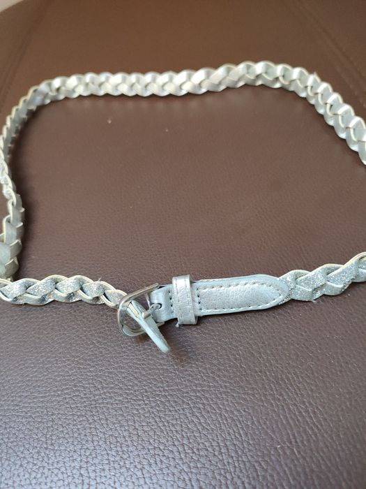 Srebrny pasek do sukienki