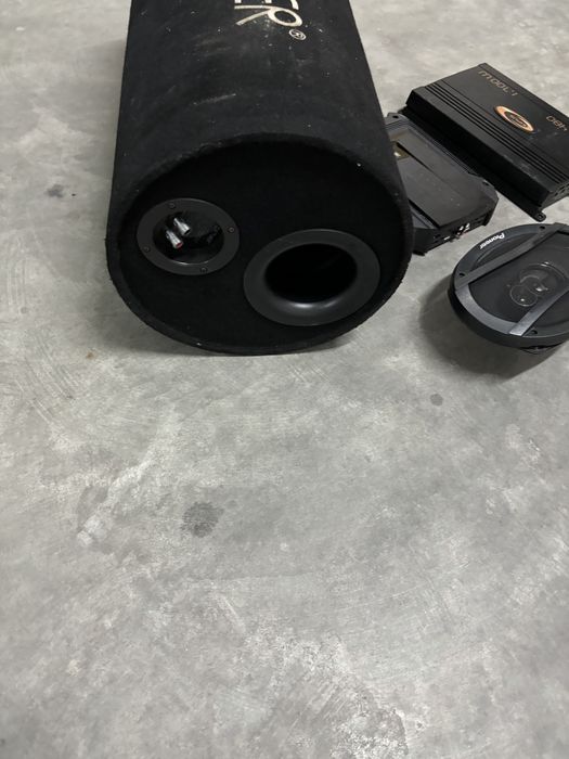 Título: Subwoofer + Amplificador + 2 Colunas para Carro – Bom Estado