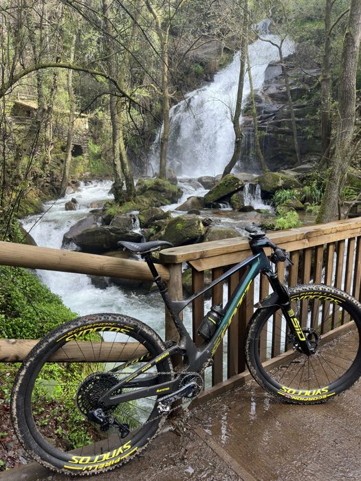 Scott Spark RC World Cup c rodas upgrade syncros 1.0s (cubos Dt240)