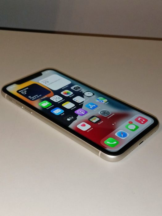 Apple iPhone 11 biały.