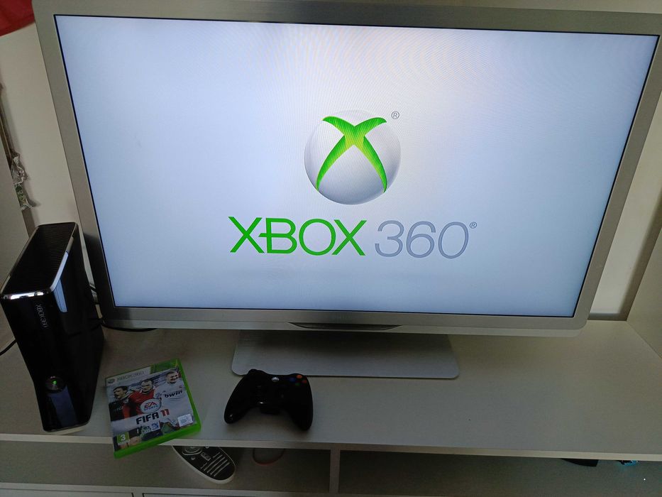 Xbox 360 Slim +pad +1 gry / Konsola xbox360