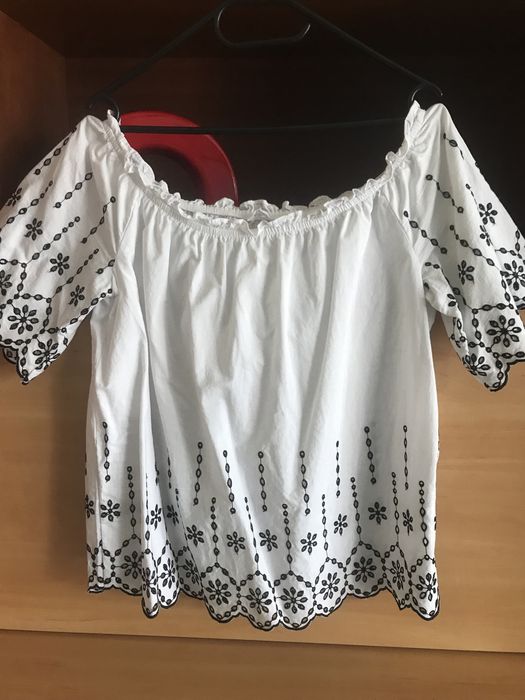 Bluzka krótki rękaw roz.42/44 Reserved biała w czarny haft