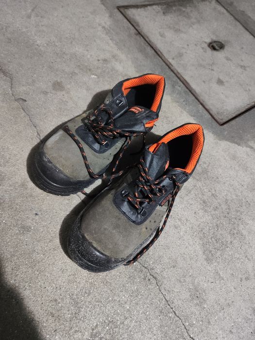 Bota de biqueira de aço