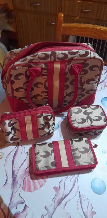 carteira ,mala ,porta moedas e necessaire