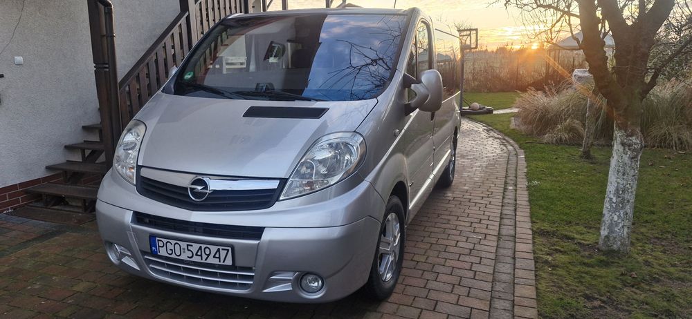 Opel Vivaro Tour 2.5  CDTI  147HP