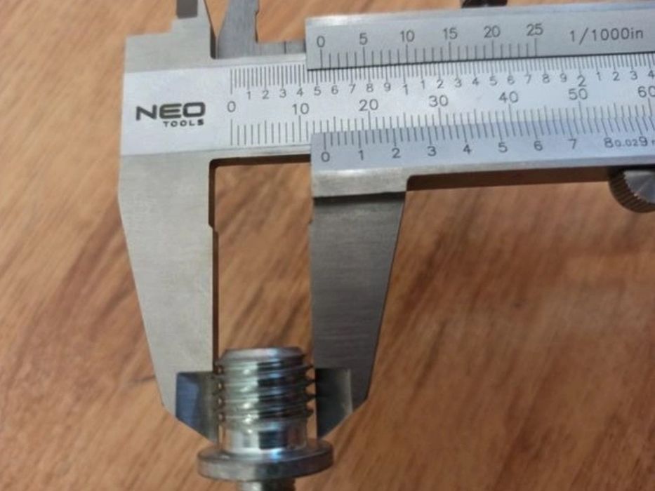 Adapter śruba M14 na 5/16 cala do polerki itp.