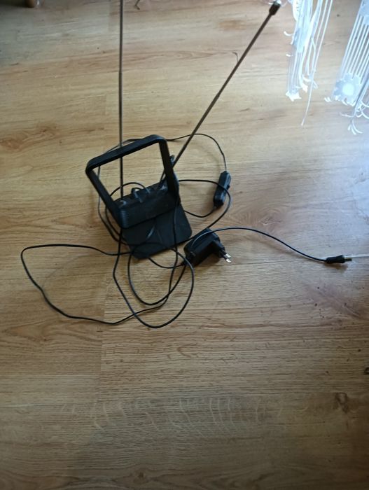 Antena pokojowa ,z zasilaczem