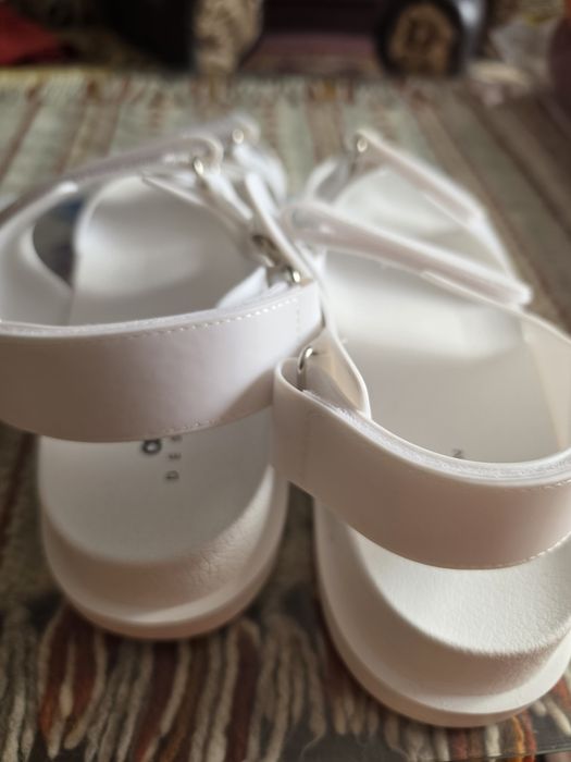 Sandały nowe 42, unisex.