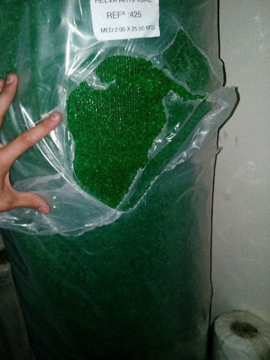 Relva sintética 7 mm verde em rolo