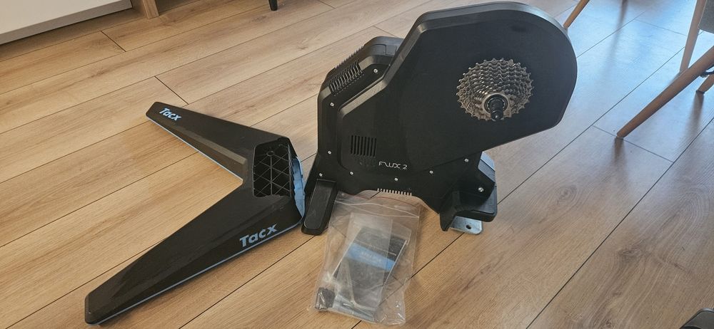 Trenażer Tacx Flux 2 Smart