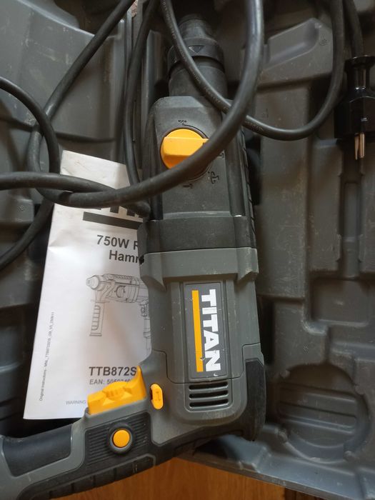 Młotowiertarka Titan SDS Plus 750 W.