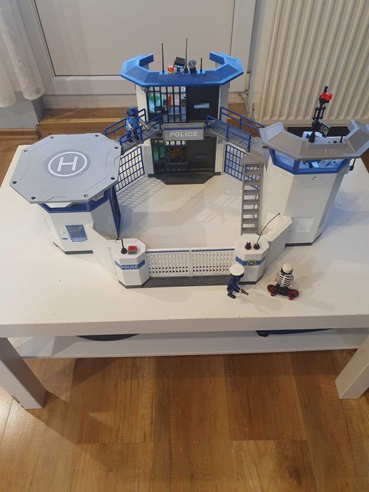 Komisariat policji z wiezieniem Playmobil