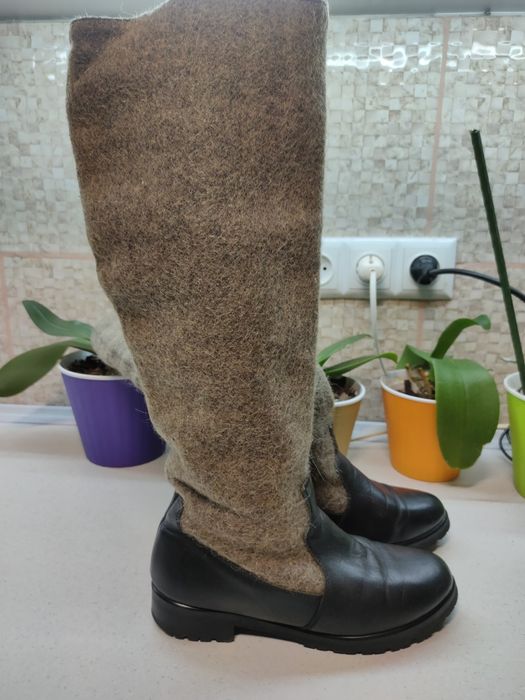 Продам кожаные сапоги