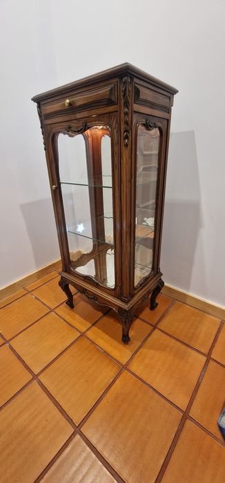 Vitrine com iluminação