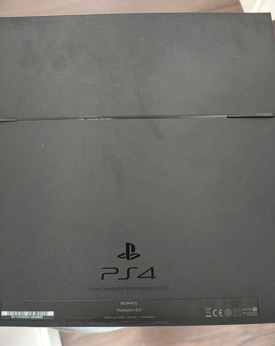 Konsola  PlayStation 4   PS4