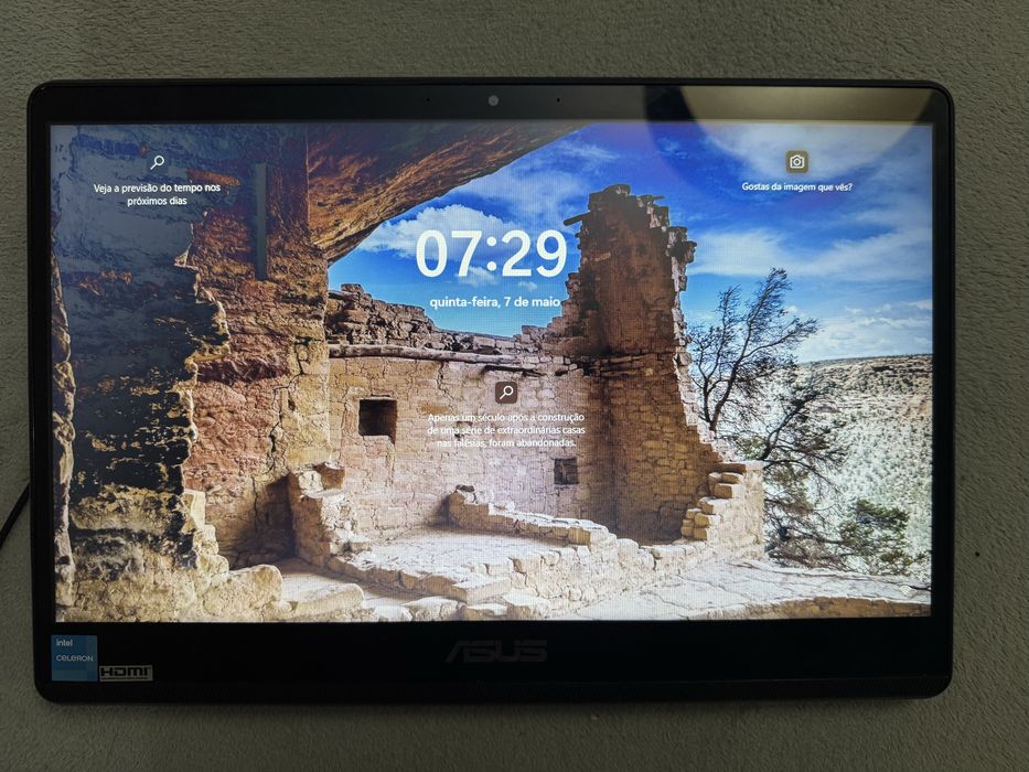 Asus ExpertCenter E1 AiO all in one  1600 touch