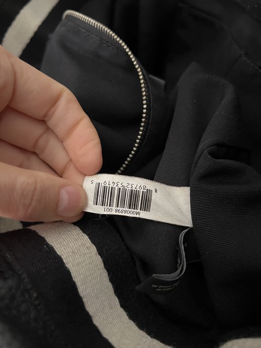 Mala Marca Jacobs em pele preta