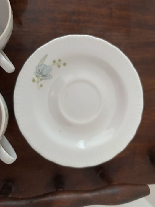 Чайний сервіз з квітковим декором, білий фарфор, б/в