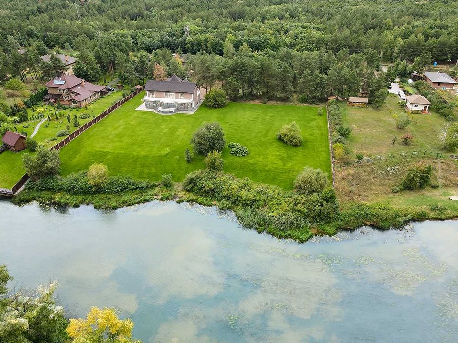 Лебедівка. Будинок в КМ «Dream Village» на ділянці 0,72 га з виходом на Дніпровський канал