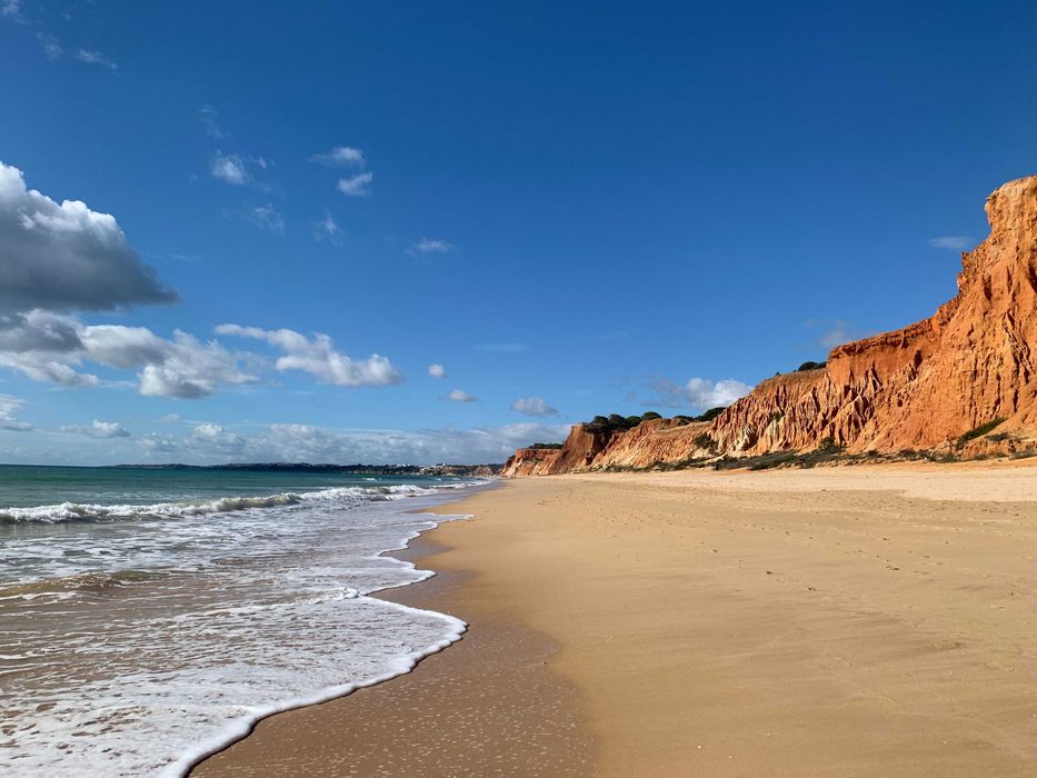 Apartamento muito bonito e acolhedor perto de uma praia de sonho! - com vista para o jardim e 2 varandas