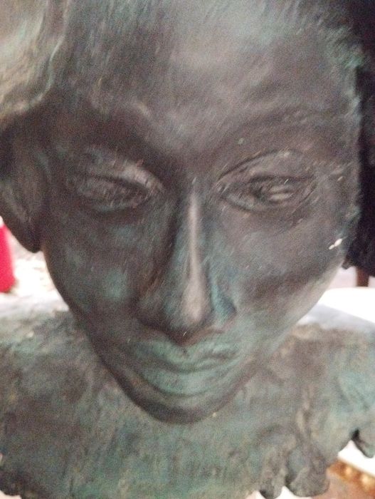 Busto base mármore e pedra giratória