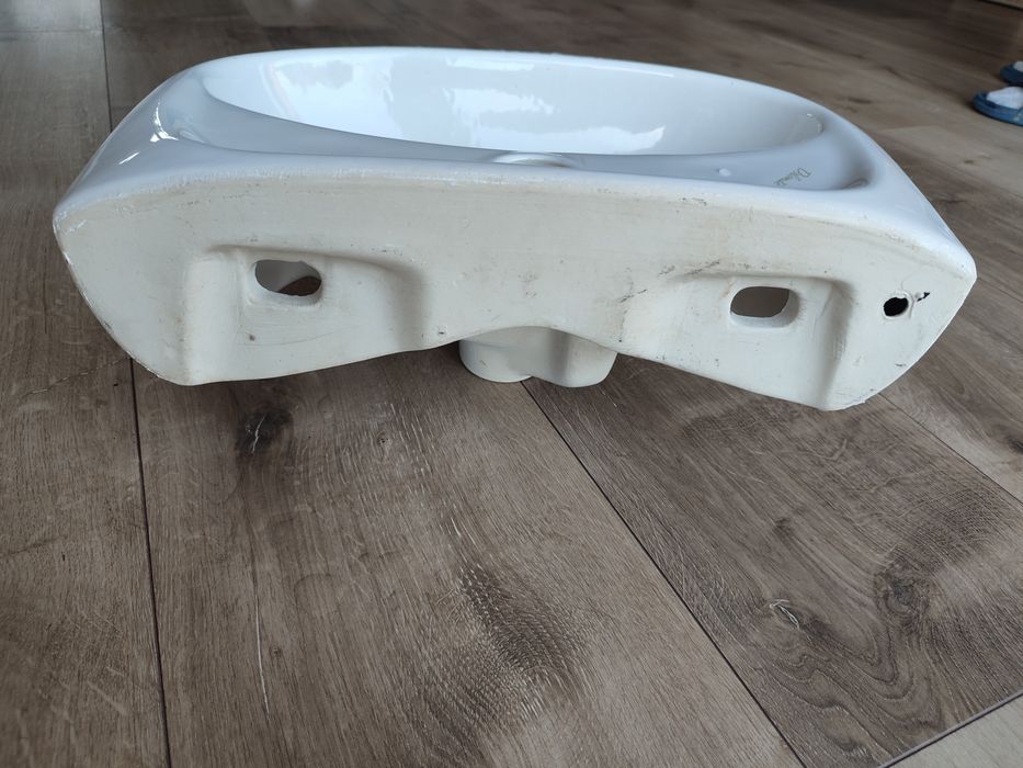 Umywalka biała rozm. 45x 34