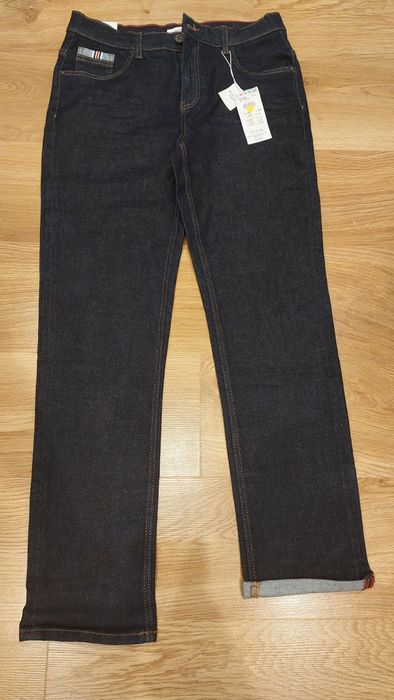 Dżinsy młodzieżowe