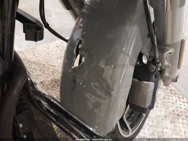 Harley-Davidson FLTRX 2024