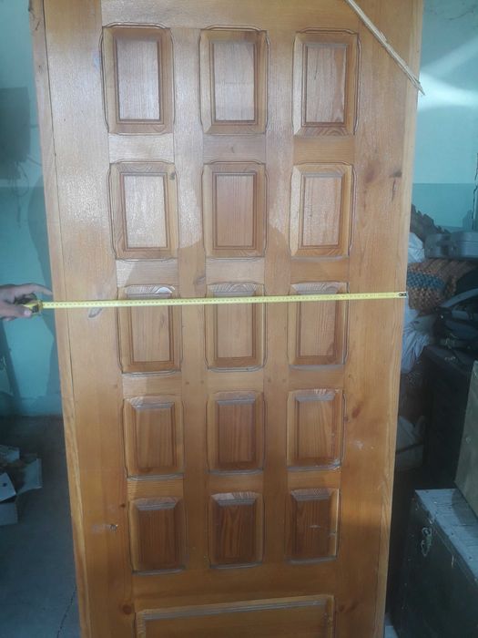 Продам дерев'яні двері з коробкою