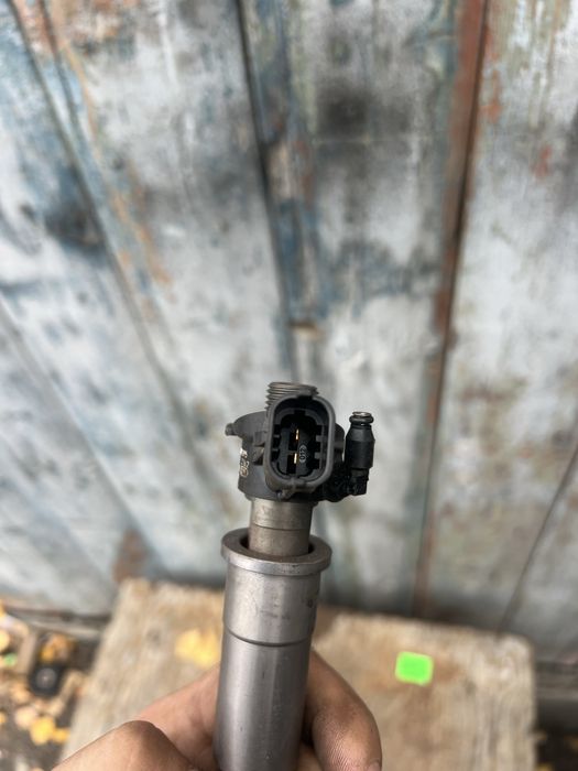 Форсунка Nissan Renault 2.0