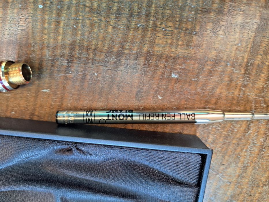 Caneta montblanc nova