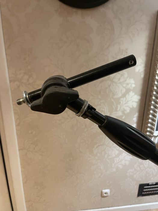 2 Suportes de Microfone Ultimate MC-125 - Como novo