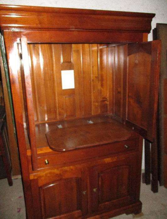 Móvel estilo Luís Filipe